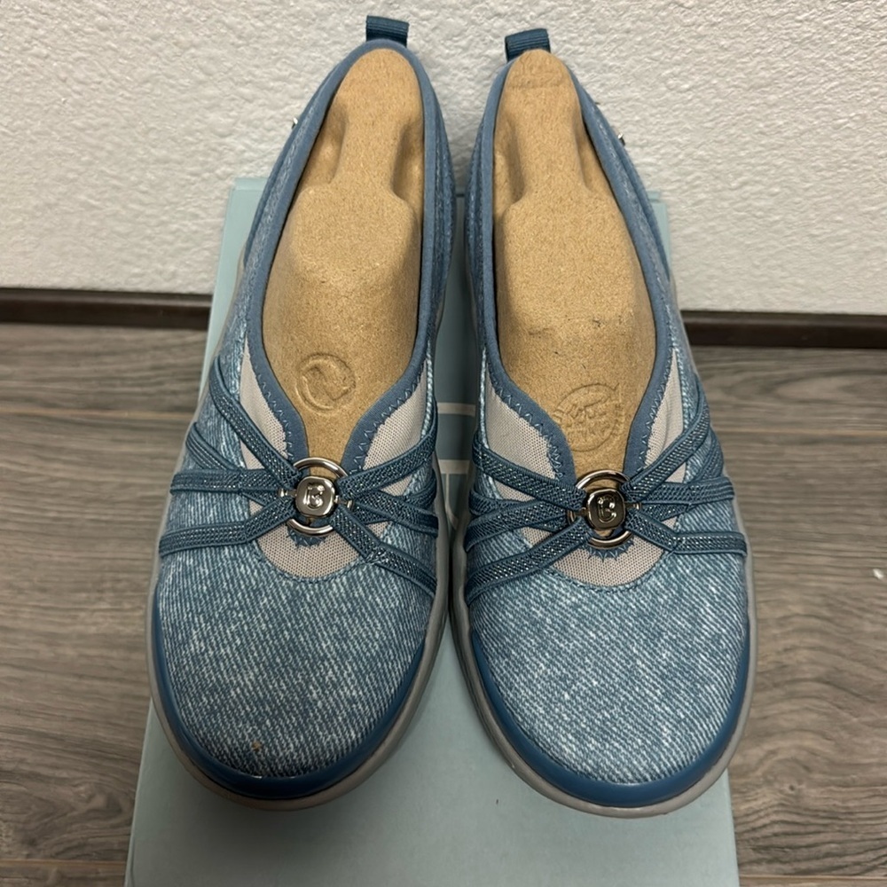 Bzees Women's Niche Slip On - Picture 4 of 8